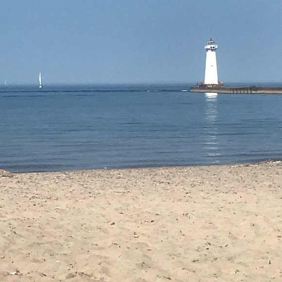 Meet your Posher, Sarina - Picture 1 of 1